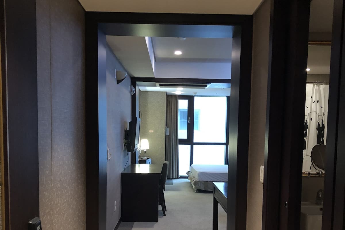 Residence | Living area | Flat-screen TV
