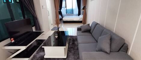 Gác (Studio) | Phòng khách | Smart TV