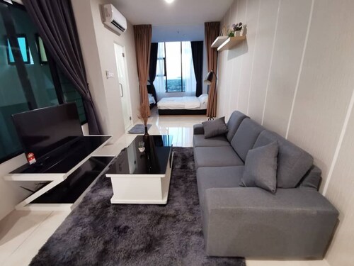 Manhattan Suite ITCC Penampang