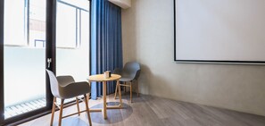 Bañera y ducha independientes, artículos de tocador gratuitos