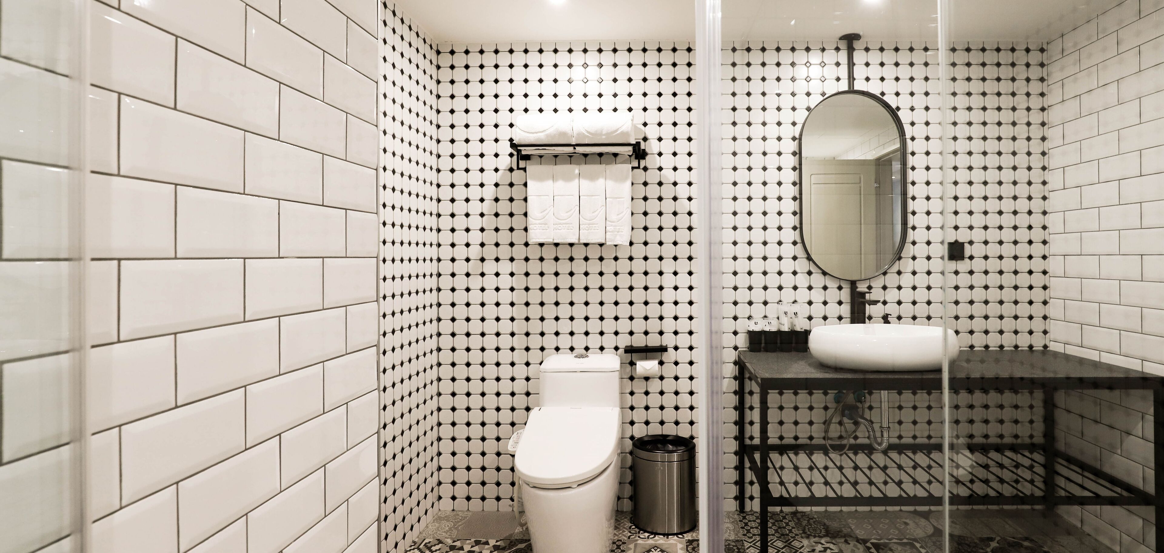 deluxe quadruple room, bathtub | bathroom | separate bathtub and shower, free toiletries, hair dryer, slippers