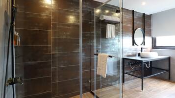 Standard Double Room without Parking | Bathroom | Separate bathtub and shower, free toiletries, hair dryer, slippers