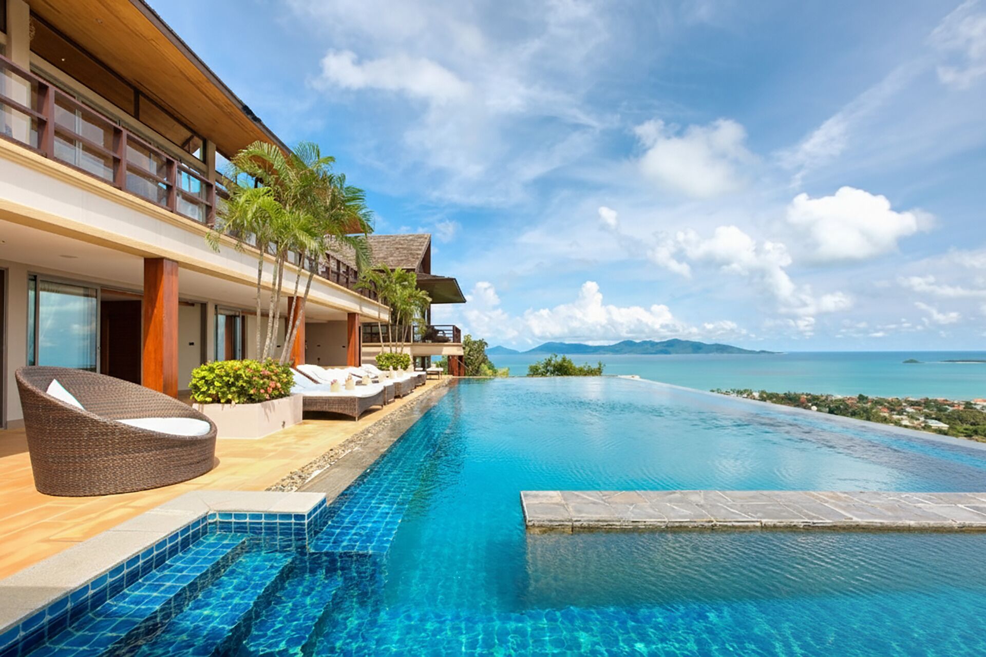 حمّام سباحة لا متناهي