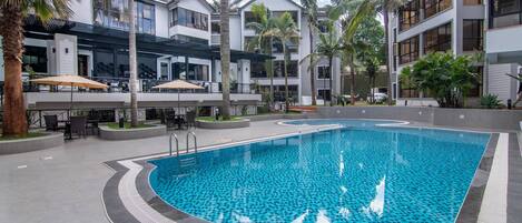 Outdoor pool, sun loungers