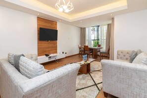 Executive Apartment, 2 Bedrooms, Pool View | Living area