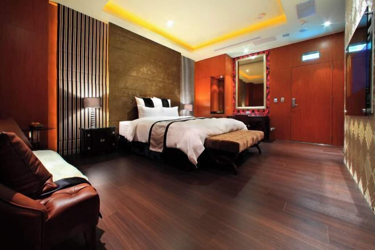 Minibar, individually furnished, blackout curtains, free WiFi