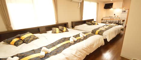 Superior Apartment (701) | 1 bedroom, desk, laptop workspace, free WiFi