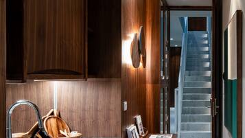 1 quarto, roupas de cama premium, camas Select Comfort, frigobar