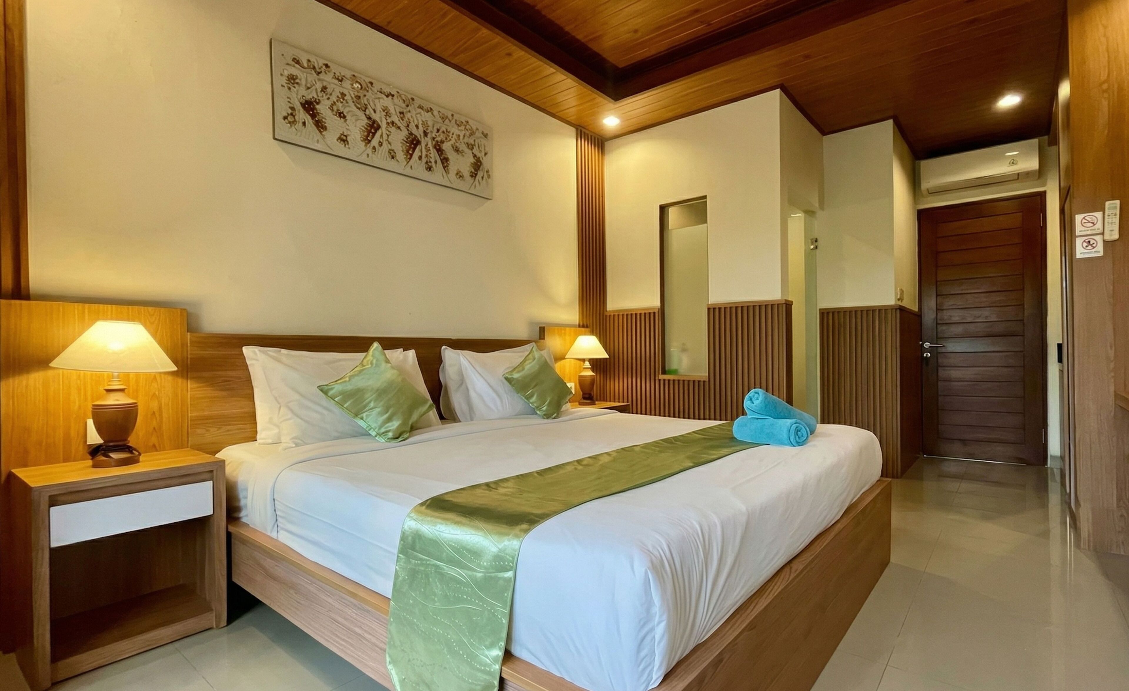 Kamar Double Deluks, balkon | Minibar, brankas, meja kerja, dan Wi-Fi gratis