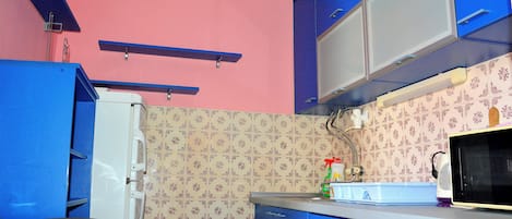 8 Bed Mixed Dormitory Room | Private kitchen