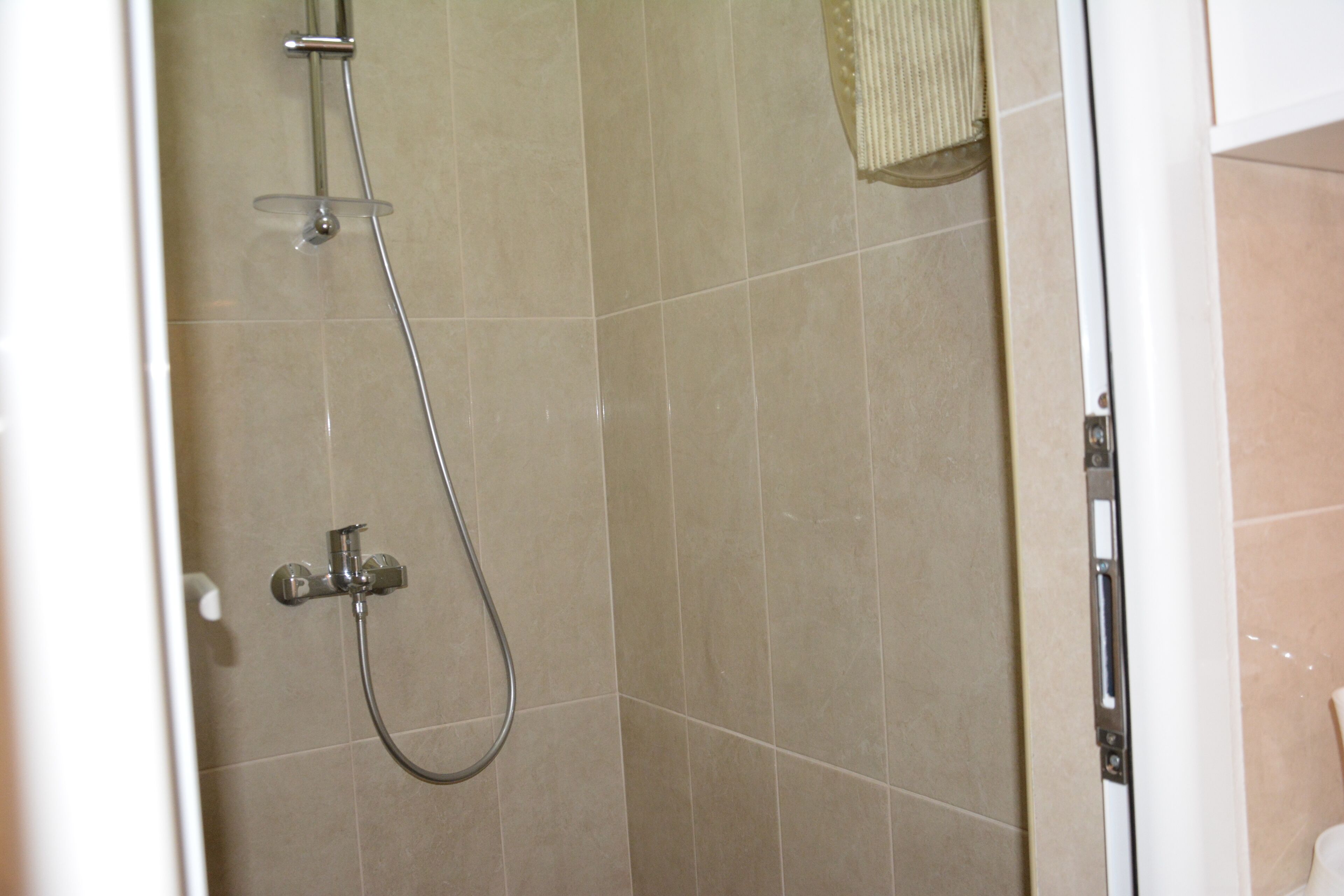 Standard Shared Dormitory, Mixed Dorm | Bathroom shower