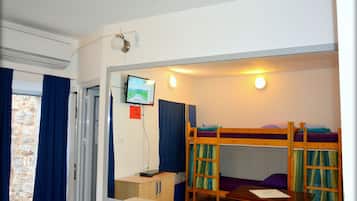 Dormitorio compartido estándar, dormitorio mixto | Insonorización, wifi gratis y ropa de cama