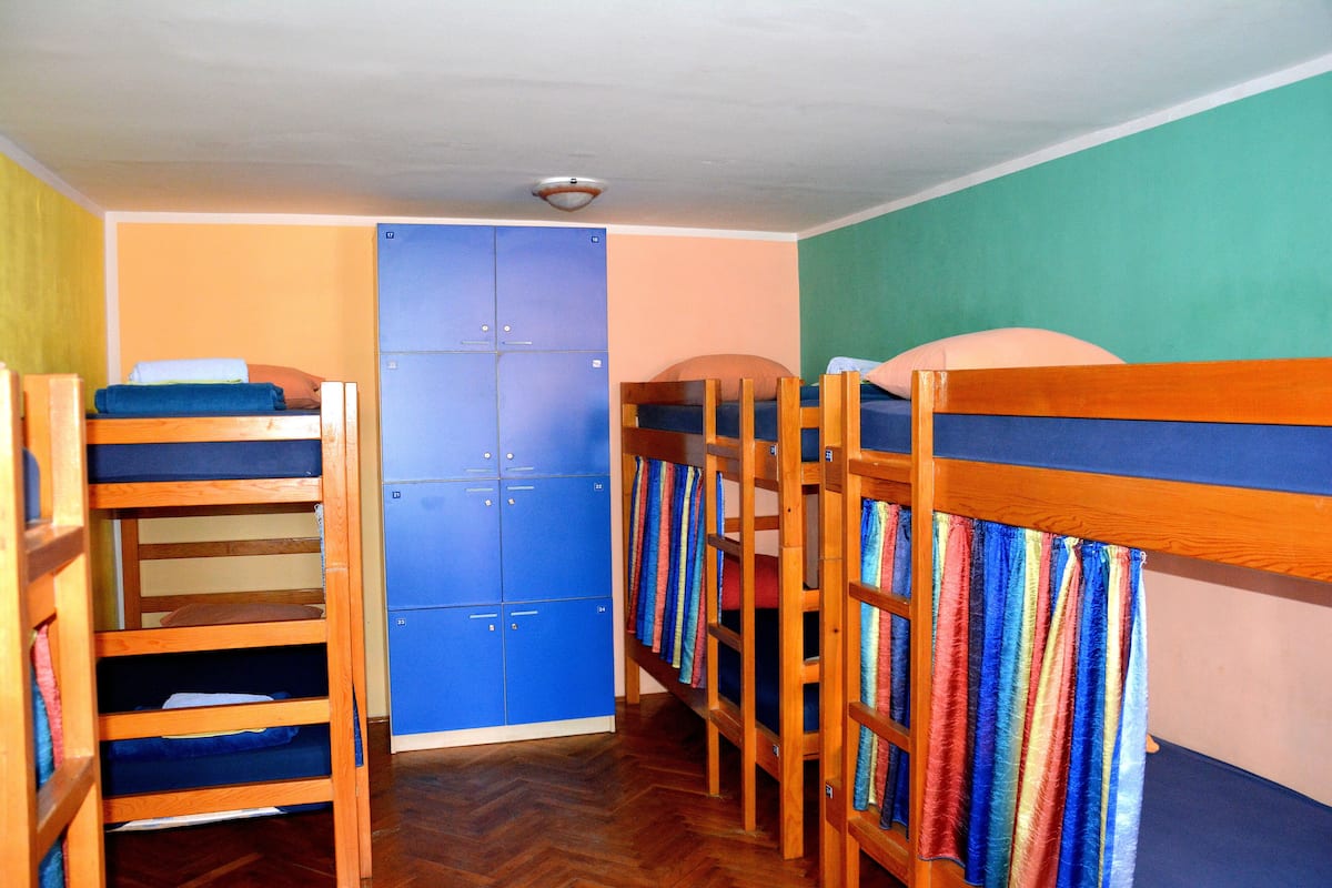 8 Bed Mixed Dormitory Room | Soundproofing, free WiFi, bed sheets