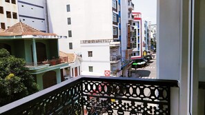 Quang cảnh ban công