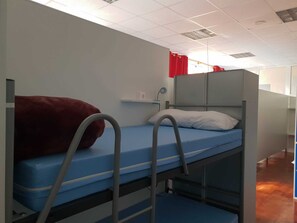 공용 도미토리, 남녀공용 도미토리 (1 Bed in 20 Bed Dorm) | 방음 설비, 무료 WiFi, 침대 시트