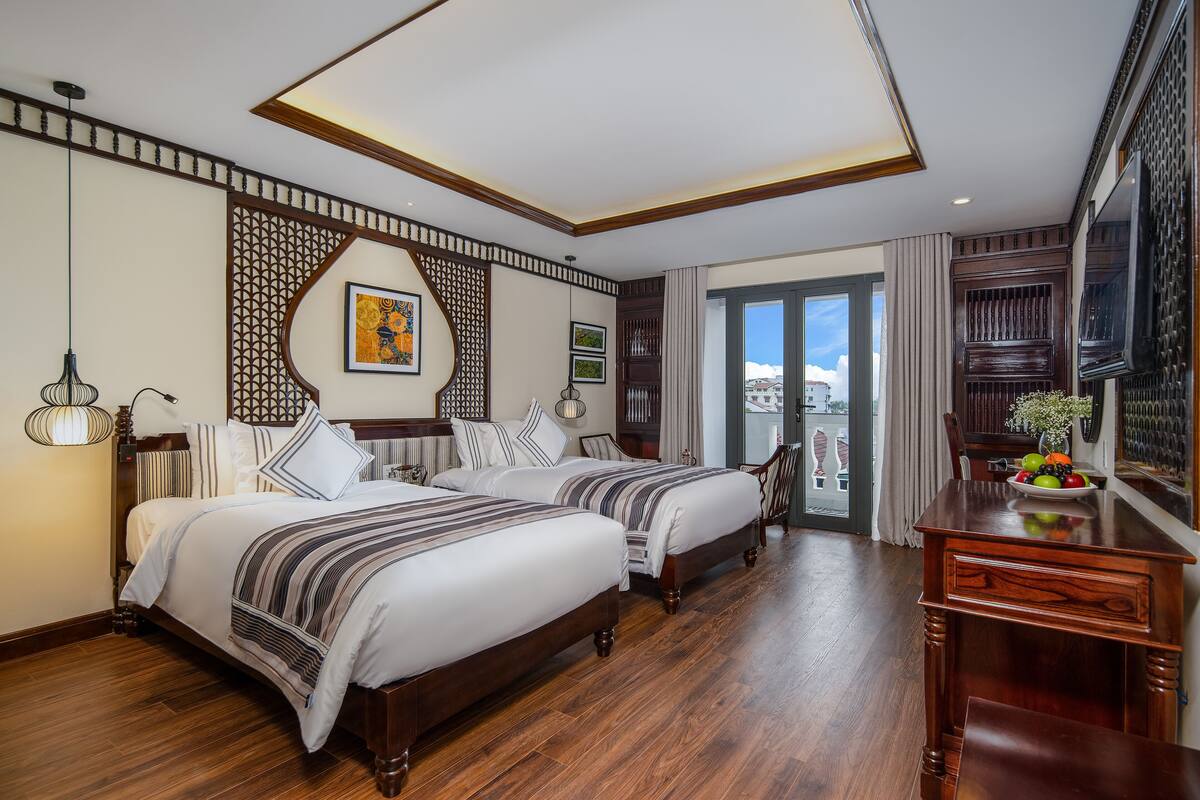 Minibar, in-room safe, desk, blackout curtains