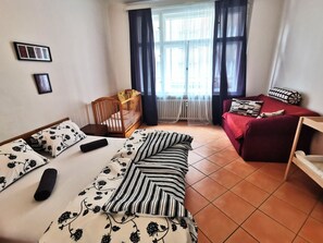 2 bedrooms, iron/ironing board, Internet, bed sheets