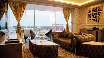 Deluxe One Bedroom Suite | Hochwertige Bettwaren, Pillowtop-Betten, Minibar, Zimmersafe