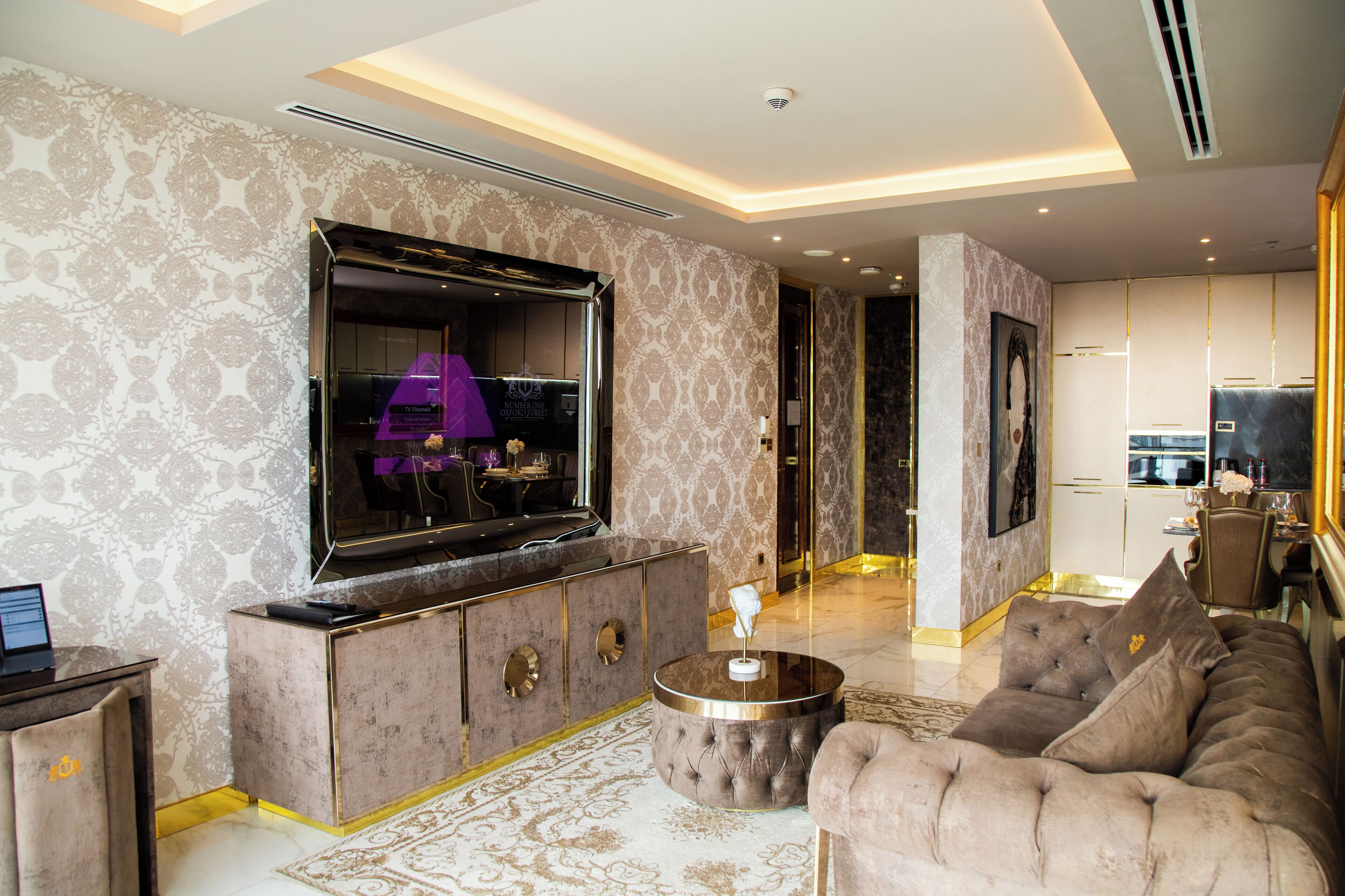 Foto - Number One Oxford Street Hotel & Suites
