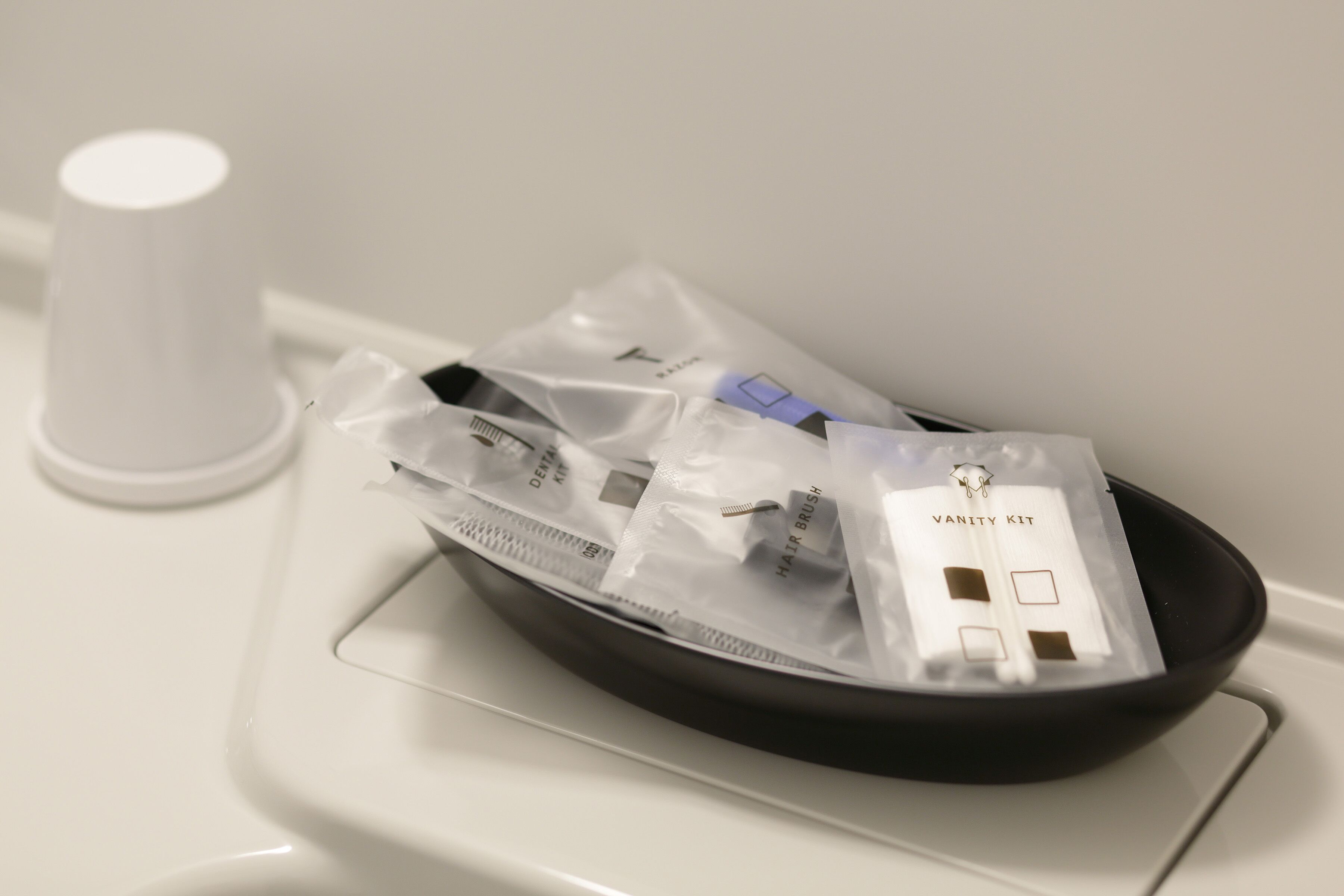 combined shower/bathtub, free toiletries, hair dryer, slippers