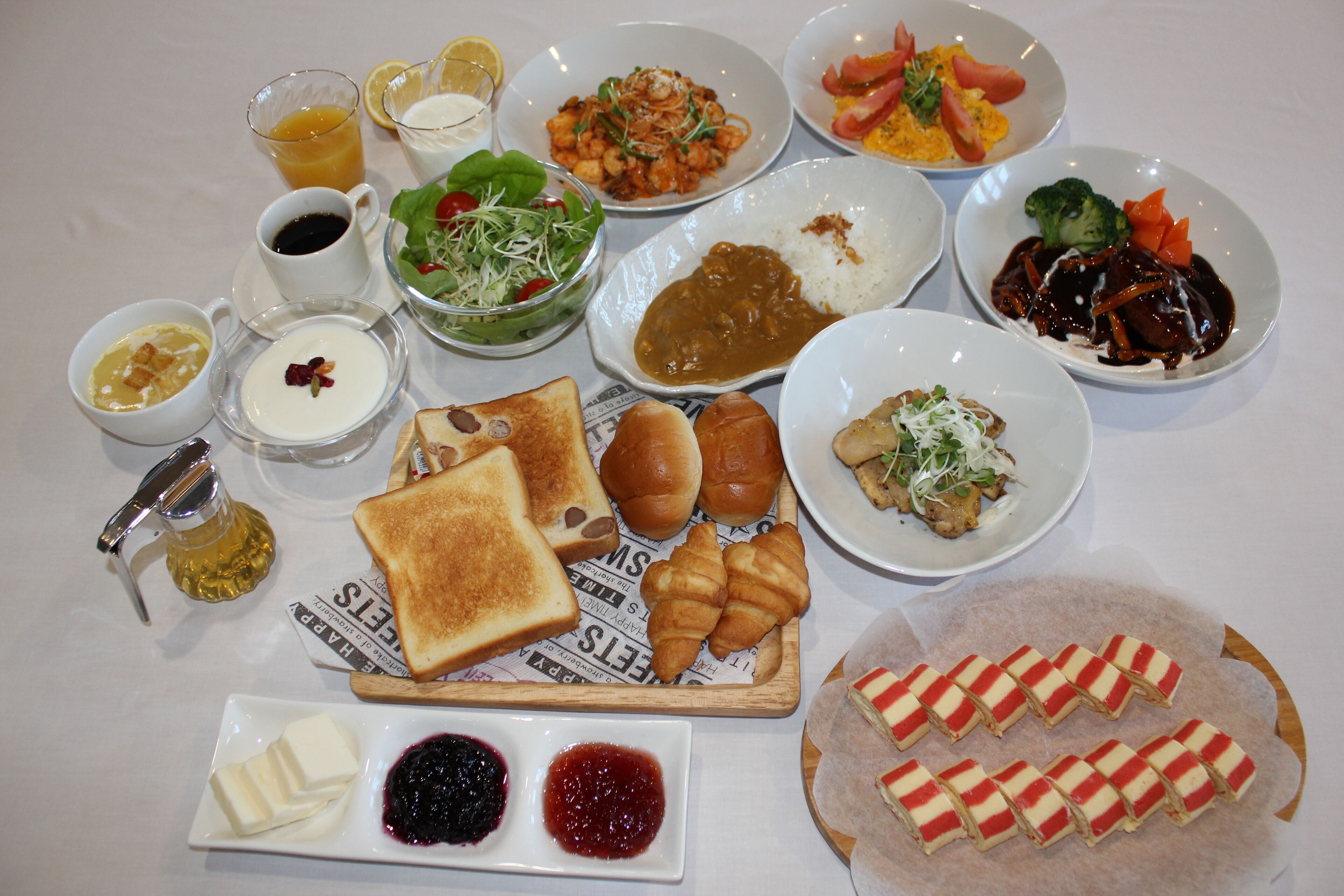 daily buffet breakfast for a fee