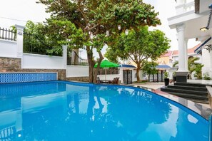 Outdoor pool - 7S Hotel Lam Villa & Resort (Ho Chi Minh City)