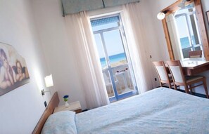 Soundproofing, free WiFi - Hotel Blu (Porto Cesareo)