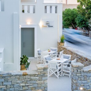 Courtyard - Sweet Home Naxos (Naxos)