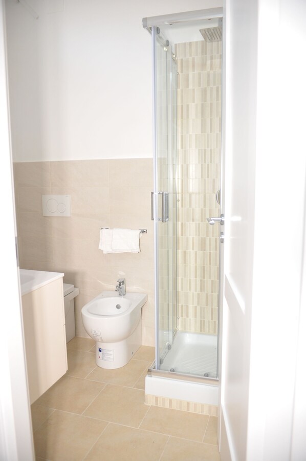 Free toiletries, bathrobes, towels, toilet paper - CASA SIGIU (APARTMENT) (Rieti)