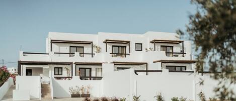 ด้านหน้าที่พัก