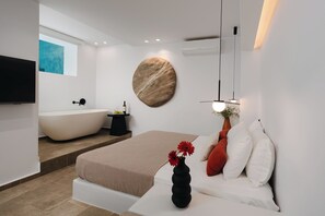 Luxury Villa with Private Pool | 埃及棉床單、高級寢具、羽絨被、記憶床墊