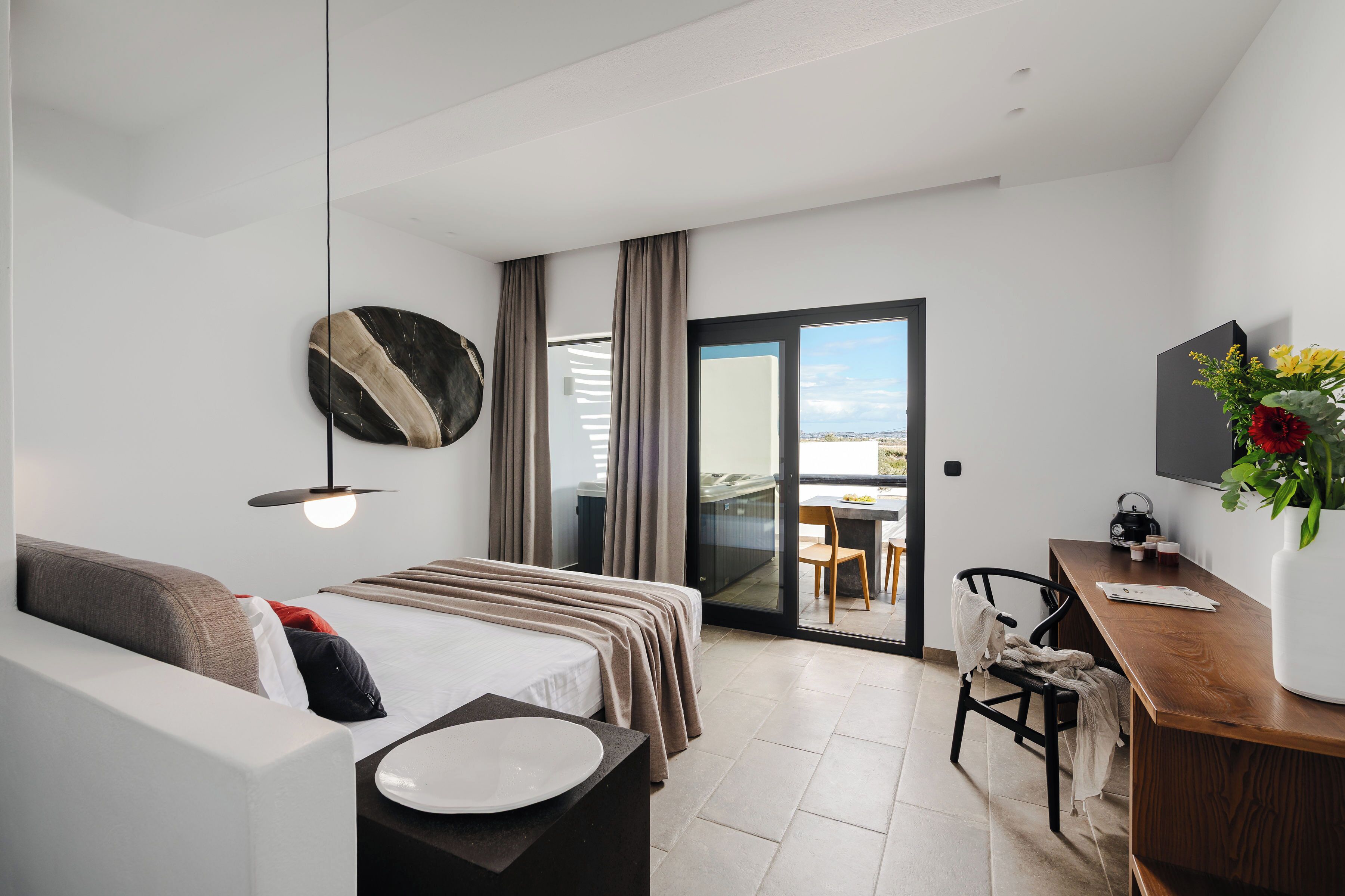 Deluxe Double Room with Jacuzzi | Egyptian cotton sheets, premium bedding, down comforters