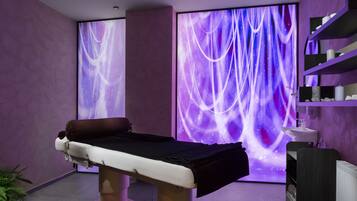 Couples treatment rooms, sauna, hot tub, steam room, Turkish bath