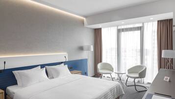 Standard Double Room | In-room safe, desk, laptop workspace, blackout drapes