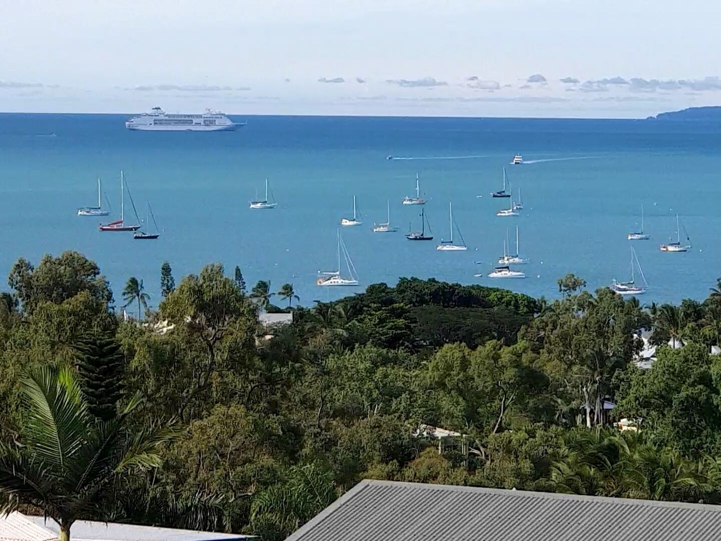 180 views sea/mountain views. Pets welcome upon request