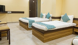 In-room safe, desk, soundproofing, free WiFi