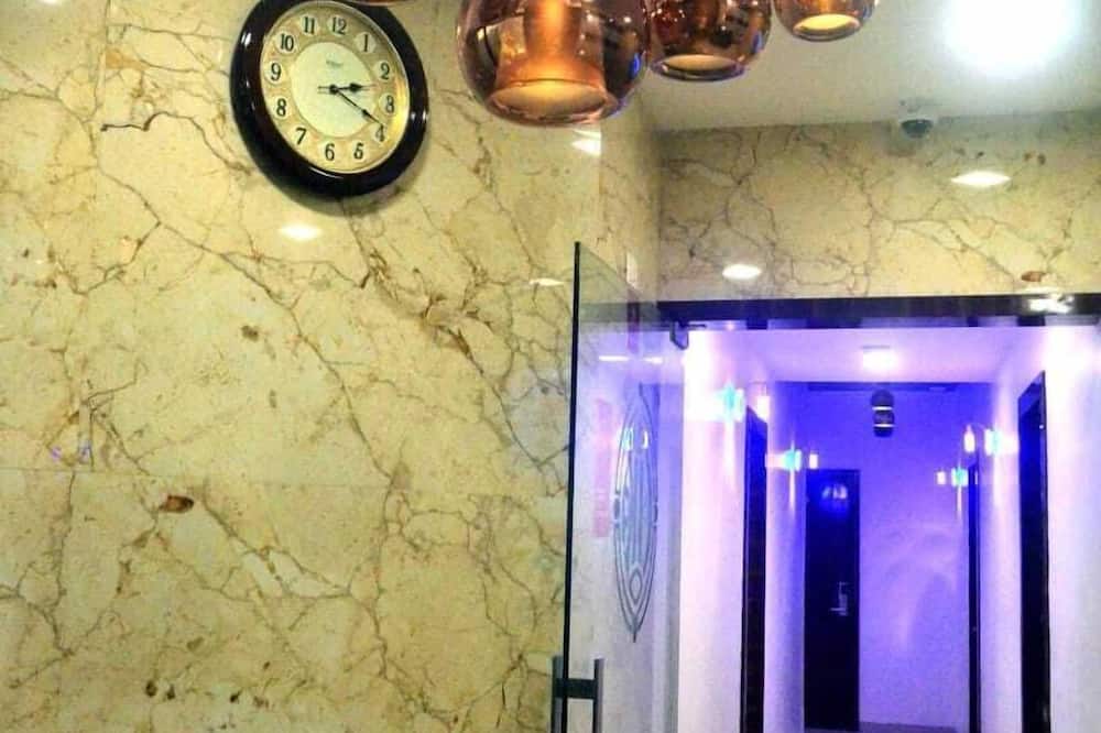 THE BEST HOTEL MUMBAI