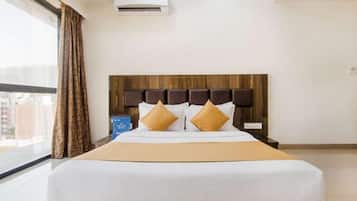 Ropa de cama de alta calidad, escritorio y cortinas blackout