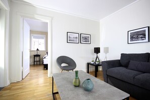 Apartment, 2 Bedrooms | Living area