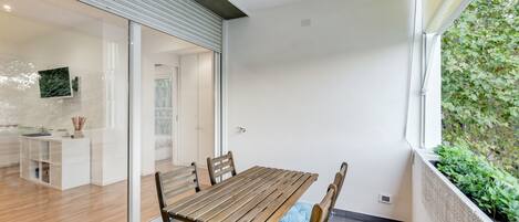 تناول الطعام بالخارج