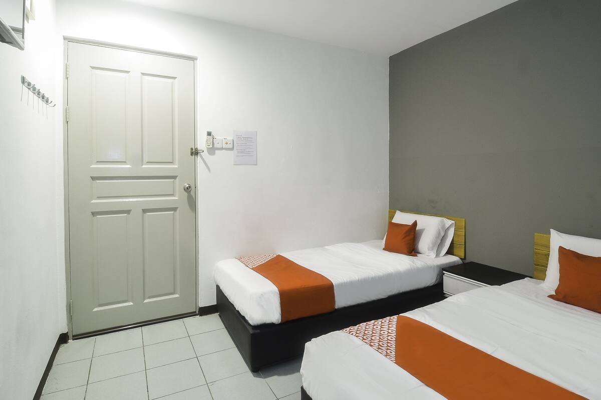 Deluxe Twin Room | 1 bedroom, free WiFi, bed sheets