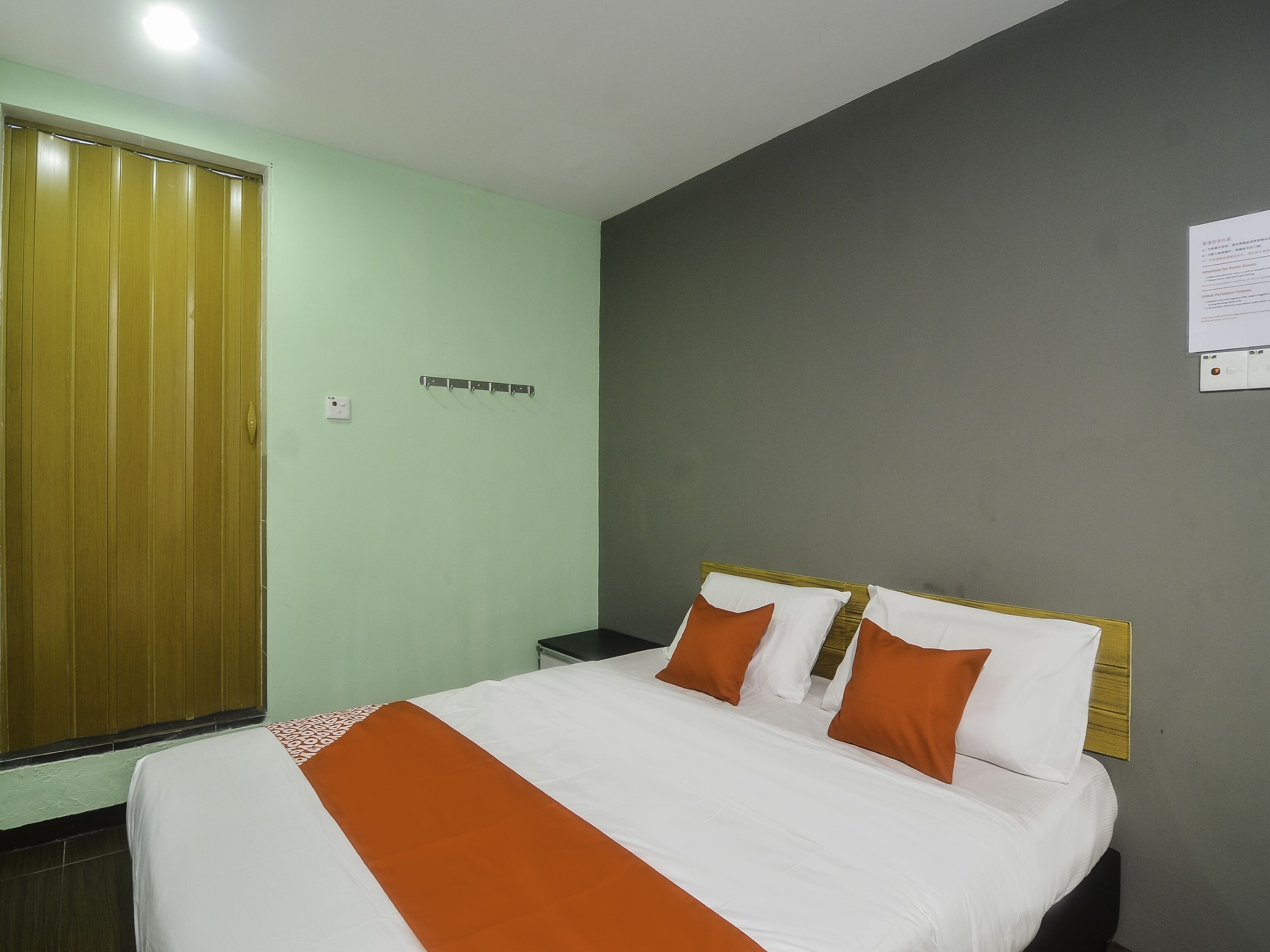 deluxe double room | free wifi, bed sheets