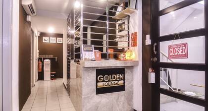 OYO 89465 Golden Lounge