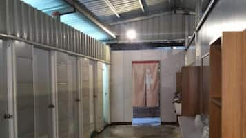 Shower, towels