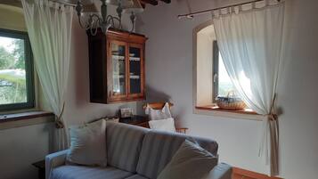 Fernseher, Kamin, DVD-Player, Tischtennisplatte