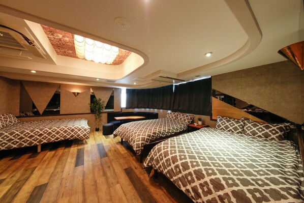 Camera Signature | Una scrivania, Wi-Fi gratuito