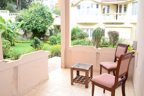 Lobby sitting area - RAINBOW COTTAGES (Ootacamund)