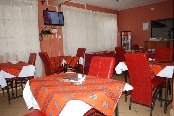 Café da manhã com buffet grátis todos os dias