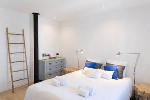 5 quartos, ferros/tábuas de passar roupa, berço de viagem, Wi-Fi