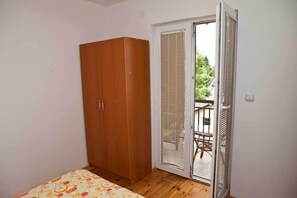 Appartement classique (21-28) | Vue de la chambre
